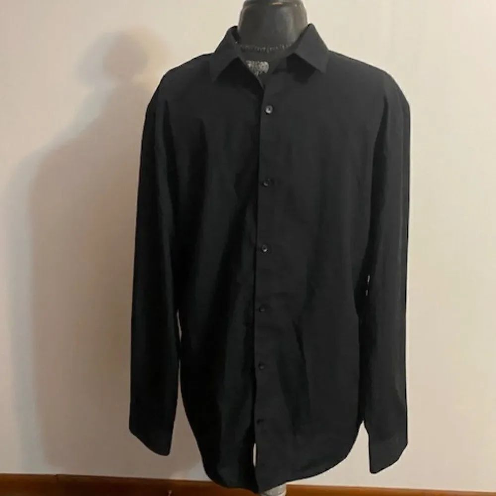 H & M Slim Fit/Coupe long sleeve Black Button-down shirt, size Large